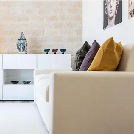 Bellavista Apartment *